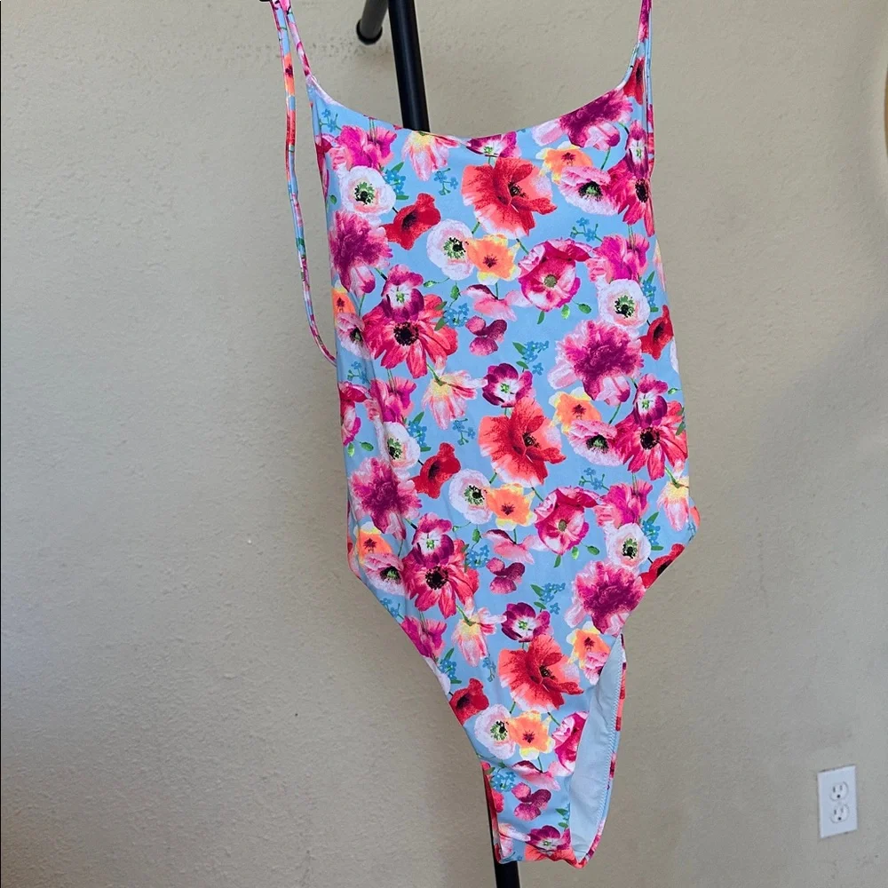 NWT Victoria’s Secret floral one piece size M pink floral scoop neck‎